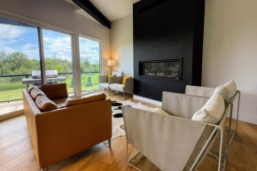 Lakefront Modern Cottage 25 mins to Blue Mountain